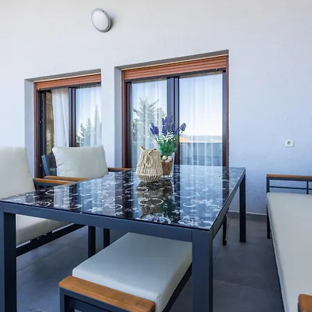 Ida Sea View